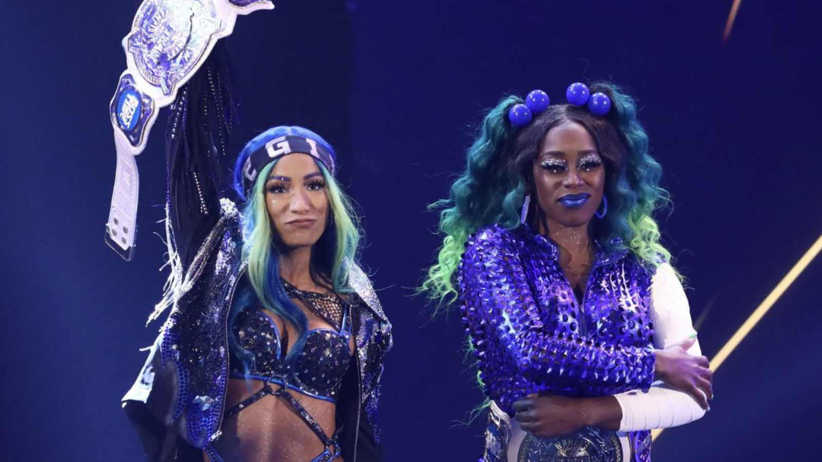 “What did just happen?” WWE Universe confused after Sasha Banks and Naomi leave Monday Night Raw forcing the company to alter the main event