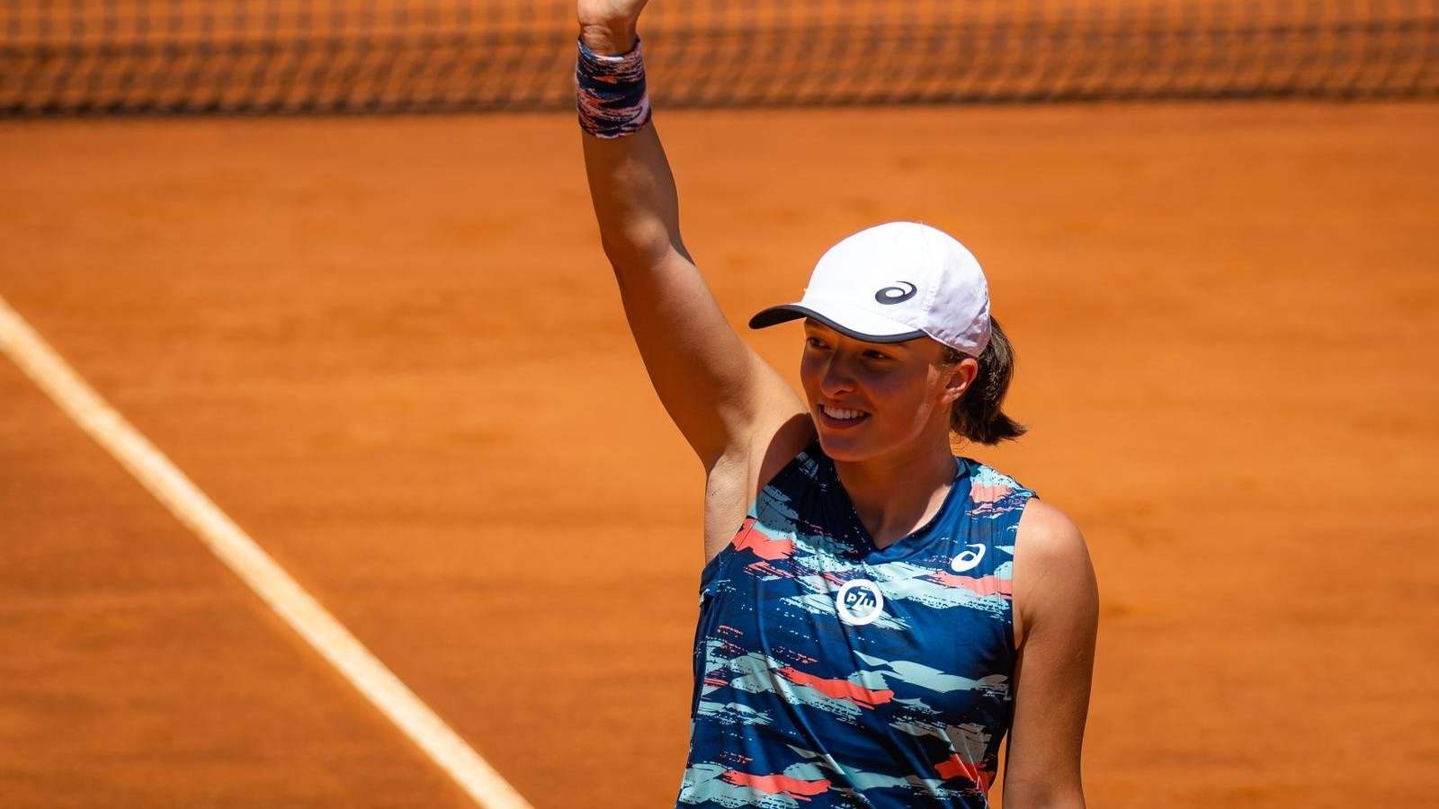 WATCH: Iga Swiatek gives herself a surprise treat after winning the Italian Open