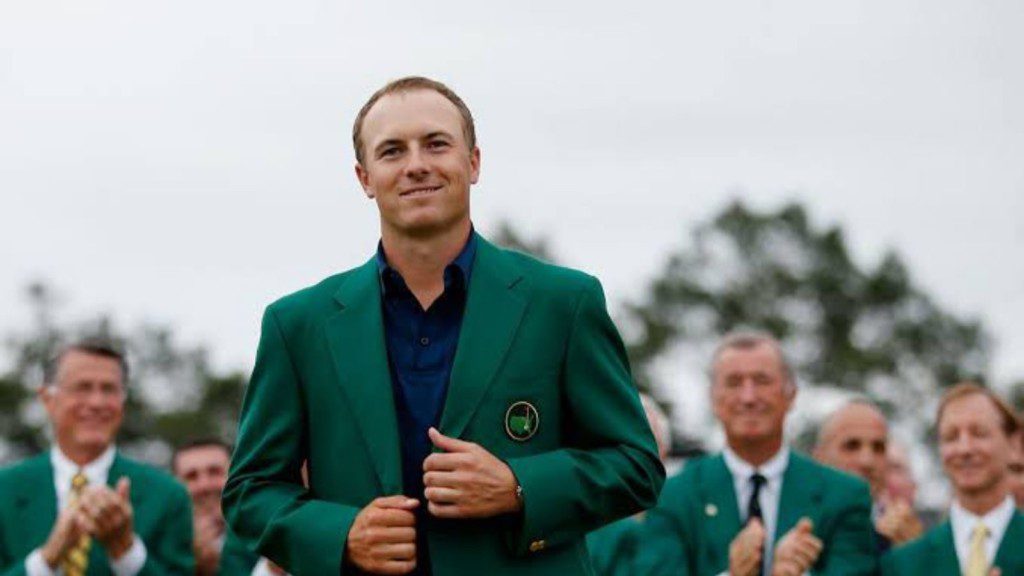 why does the Masters winner get a green jacket