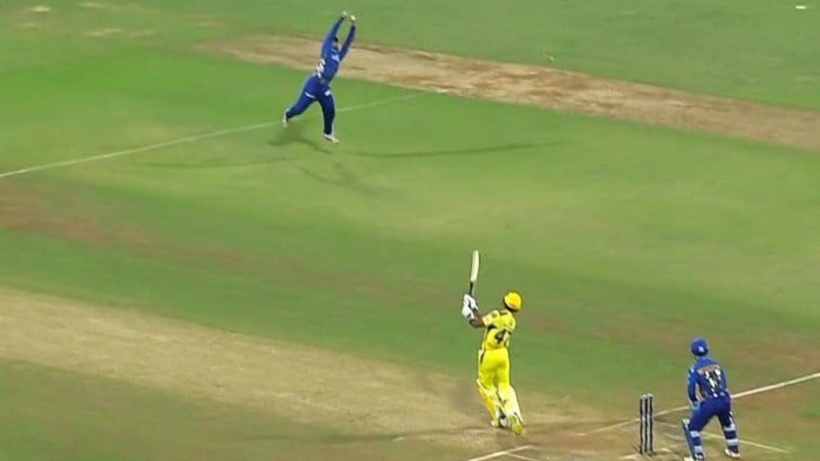 WATCH: Tilak Verma takes a spectacular catch at cover to dismiss CSK’s Dwayne Bravo