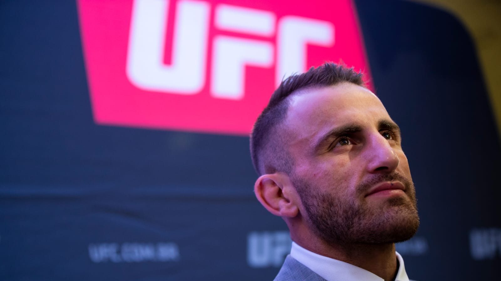 “Piss in the closet”- Alexander Volkanovski reveals the most outrageous thing he’s done in his life