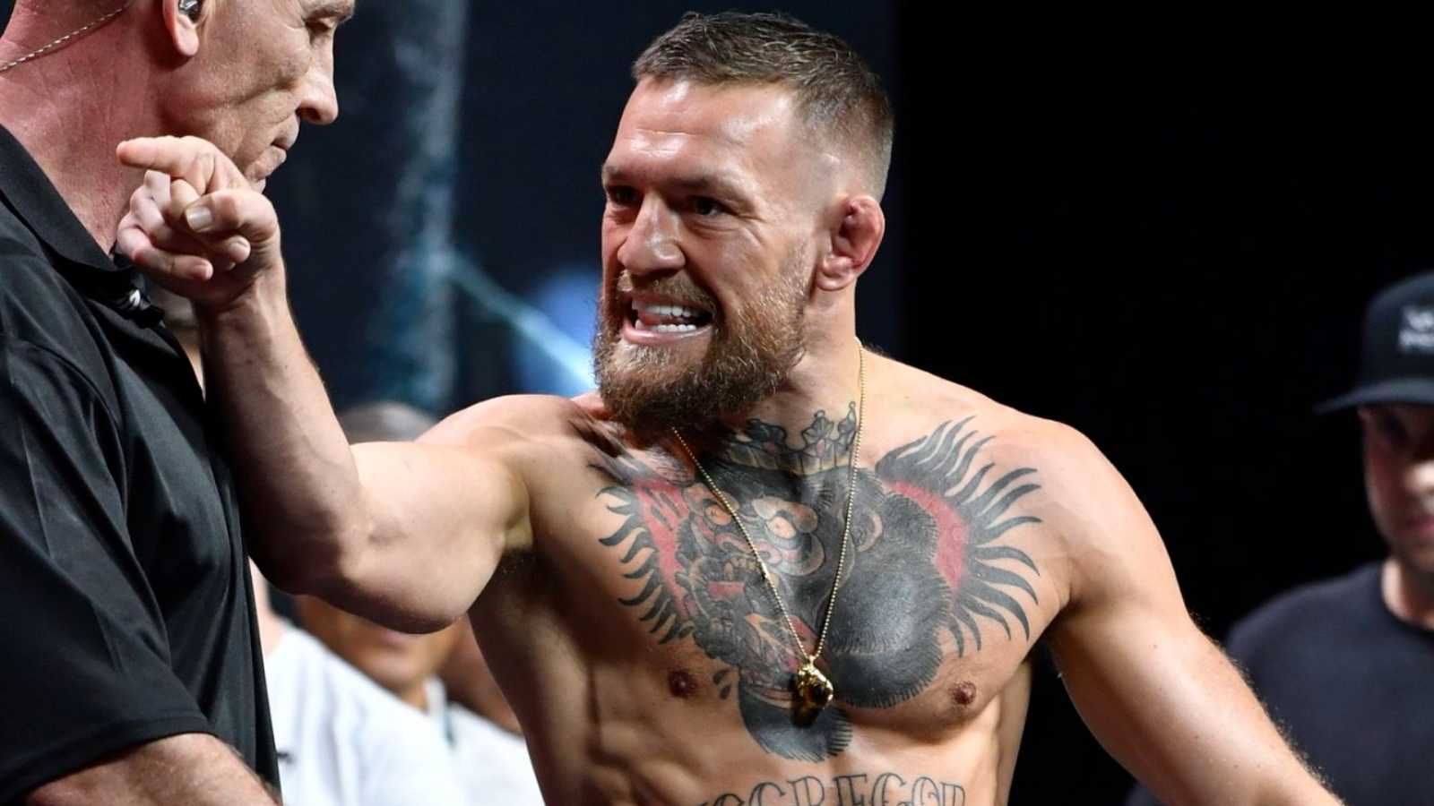 WATCH: Conor McGregor goes from delighted to furious in the blink of an eye toward fans at the docks