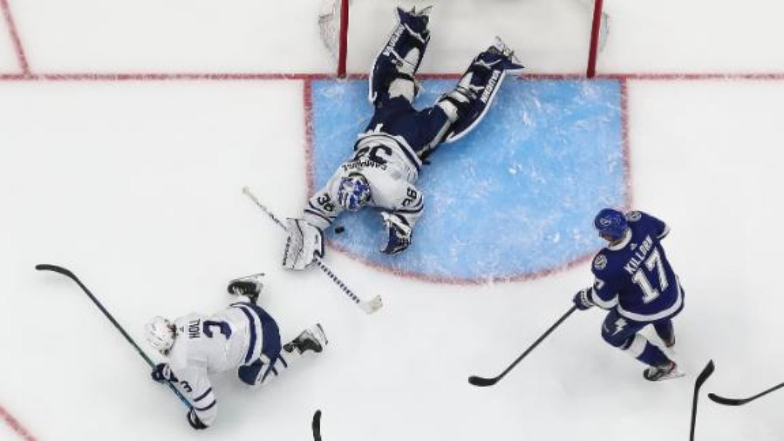 “Gives us confidence out there” – Maple Leafs’ Jack Campbell delivers ‘game-saving save’ in Game 3 against Lightning