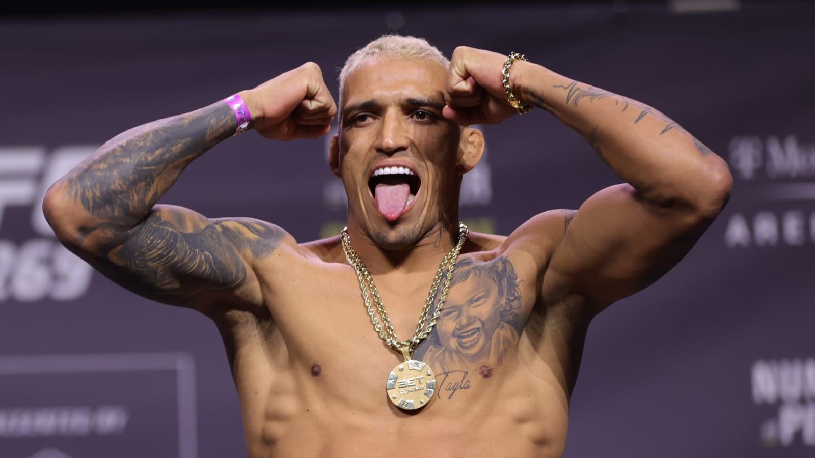 “I was born to fight”- Charles Oliveira disputes claims of giving up on himself in the fights