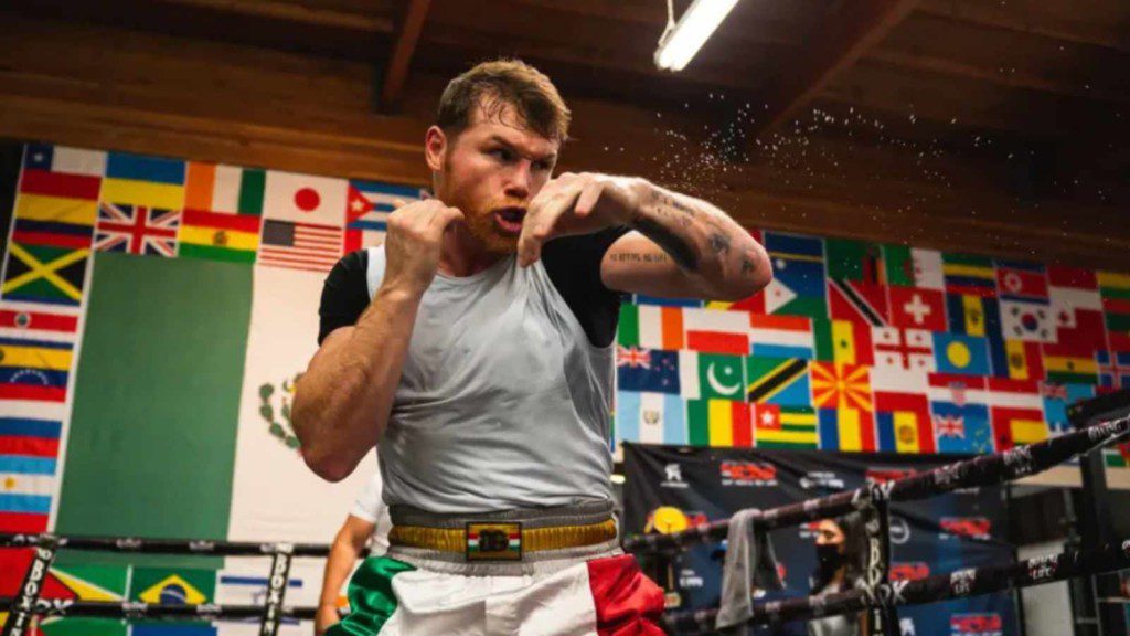 Canelo alvarez training in his Gym