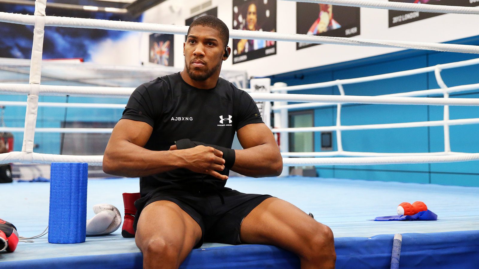 “Crack your glass jaw”- Anthony Joshua threatens students for heckling