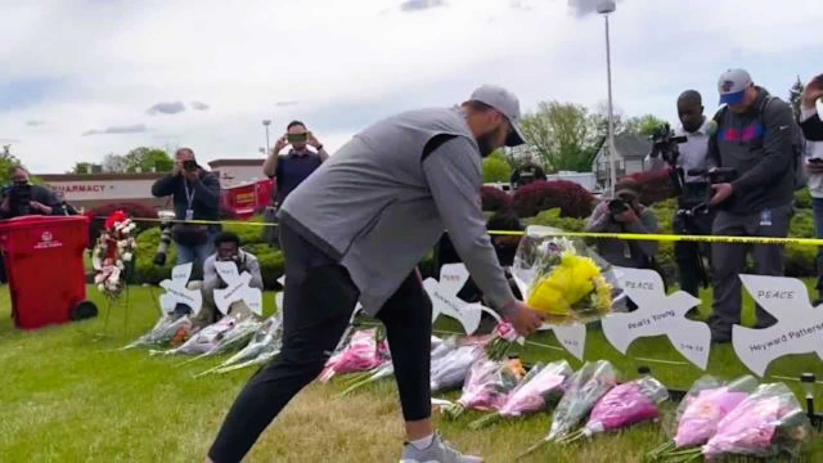 “Rally together in tough times” – Sabres pay respects to victims of the Buffalo shooting