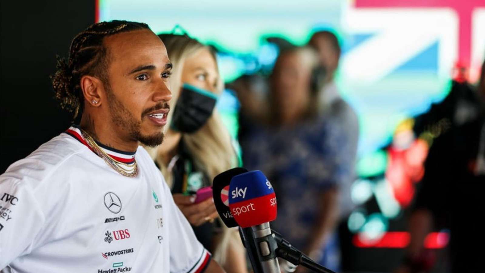 “The car’s a lot better,” Lewis Hamilton delivers positive update about W13 for a ‘change’