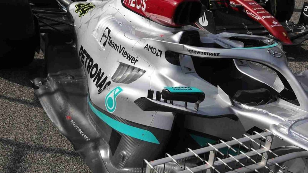 Mercedes no side pod