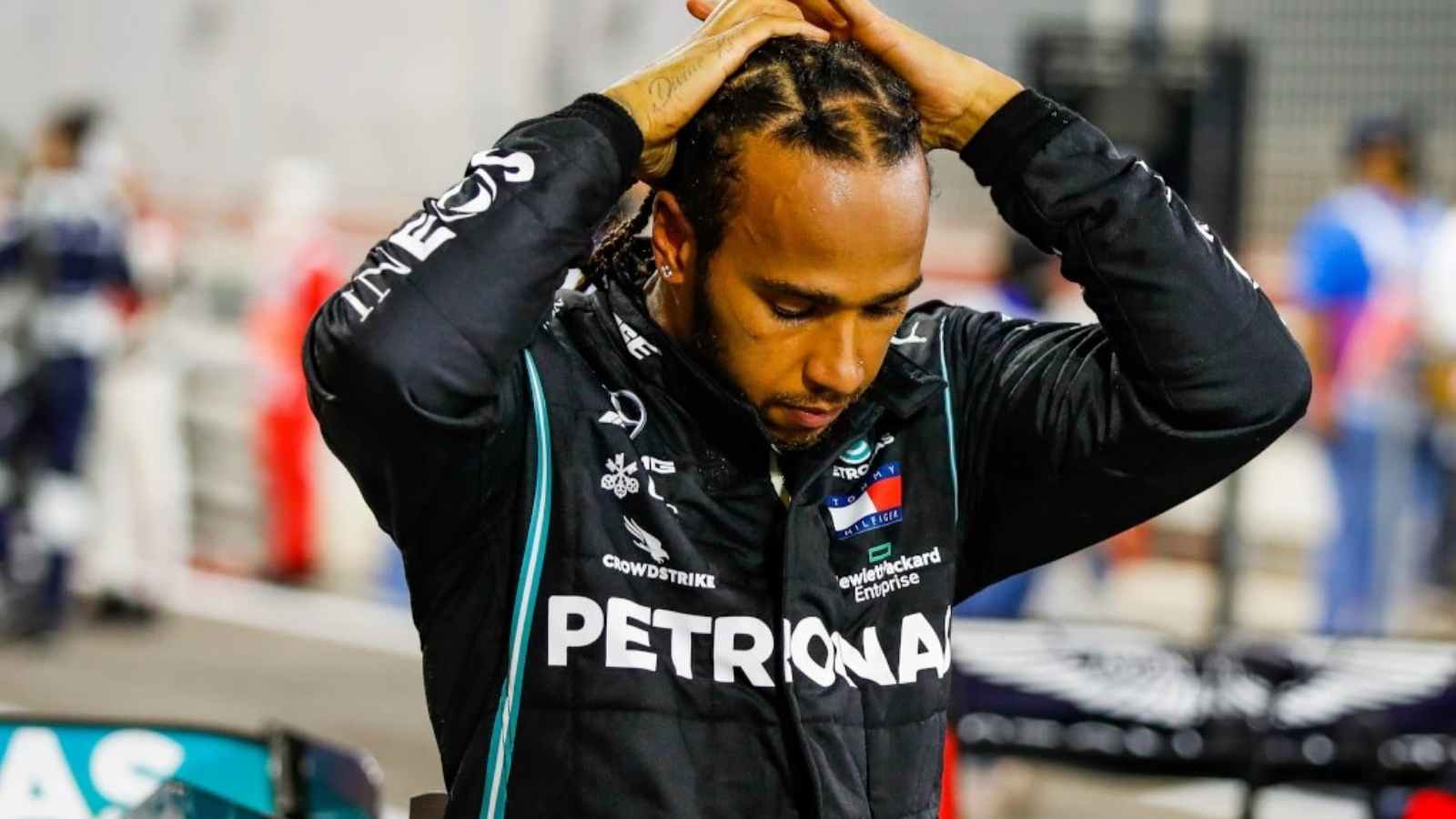 The reason behind Lewis Hamilton’s lack of pace in the final laps of the Spanish GP which cost him a place to Carlos Sainz