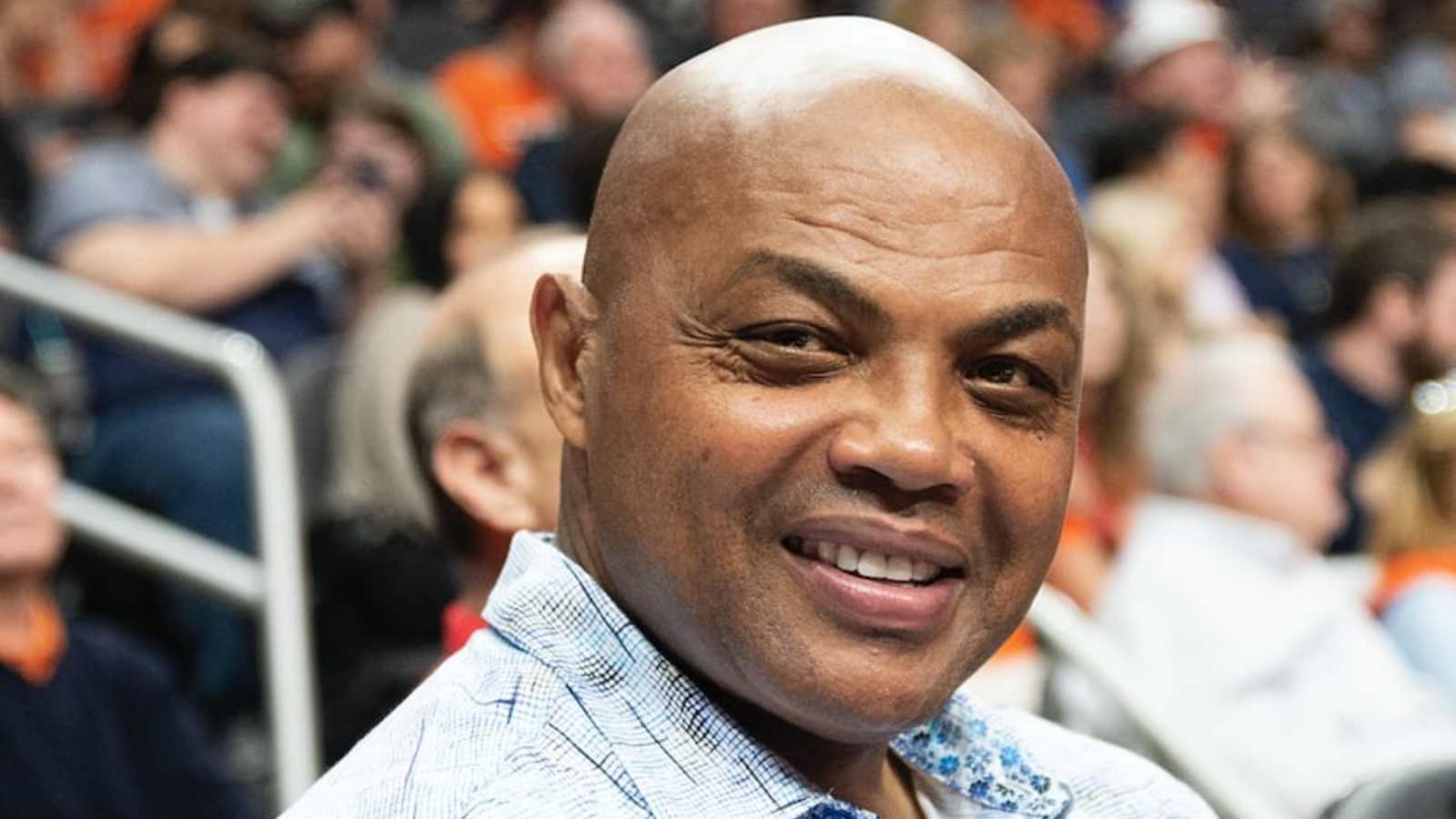 “This is a TikTok? I wanna do a TikTok” Charles Barkley hilariously makes a TikTok video with fan