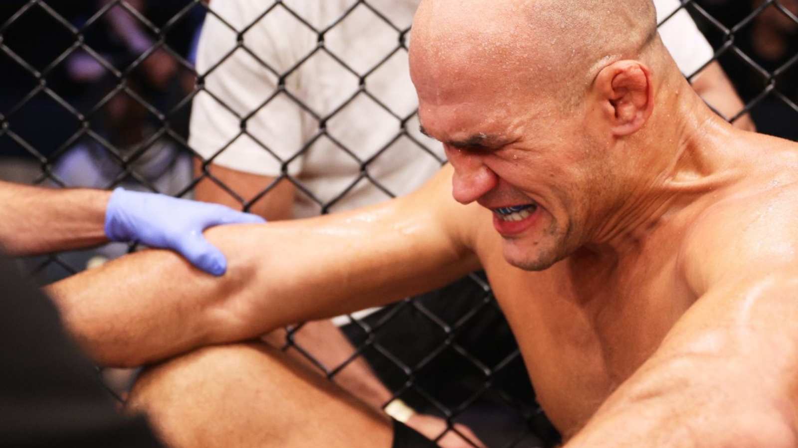 “Feeling like I haven’t felt in a long”- Junior Dos Santos provides an update on the devastating shoulder injury he sustained at Eagle FC 47