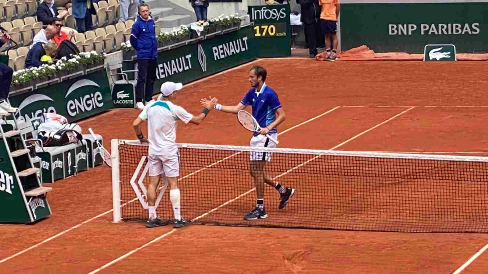 A thunderous return for Daniil Medvedev as he sweeps off Facundo Bagnis in straight sets in the first round of the French Open 2022