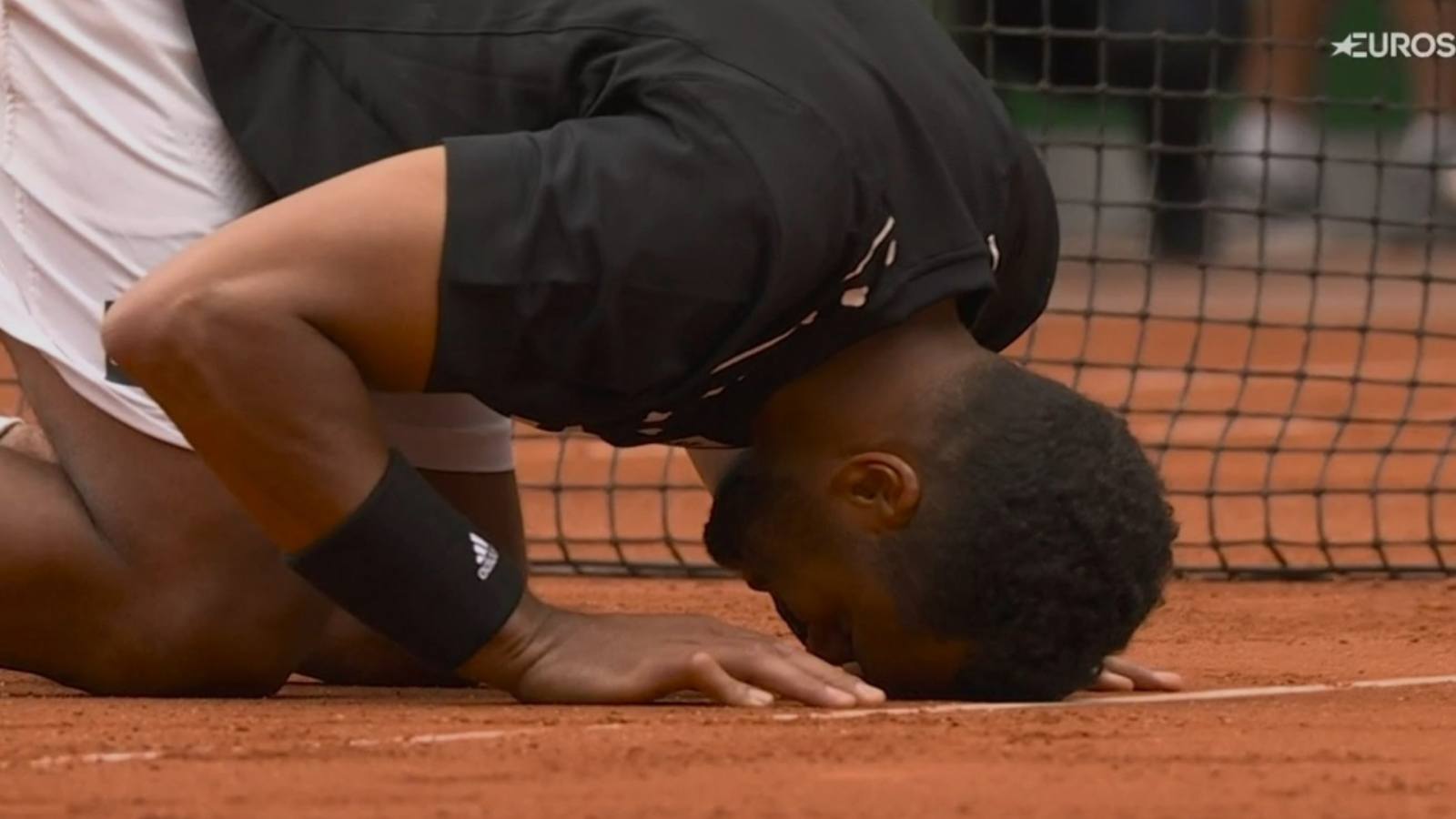 ‘The Last Dance’ Jo-Wilfried Tsonga retires in front of home crowd with a defeat to Casper Ruud in the French Open 2022