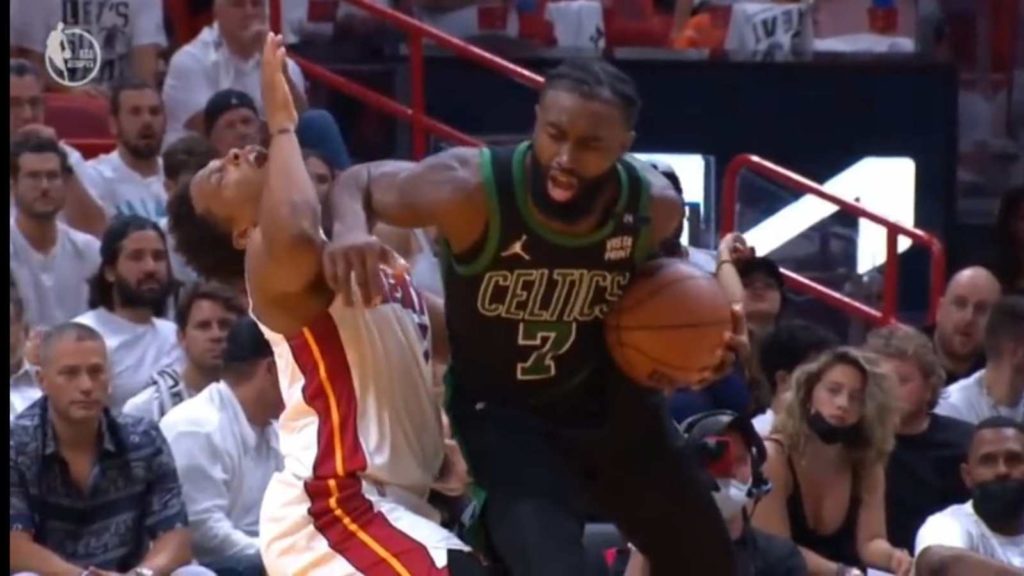 Kyle Lowry flopping an elbow hit from Jaylen Brown