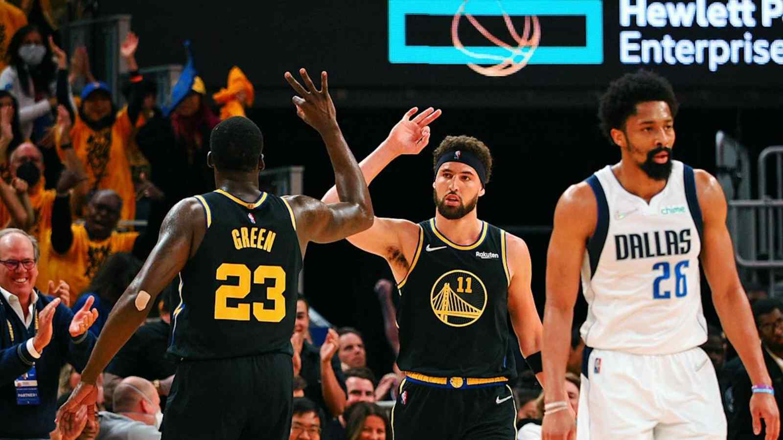 Klay Thompson recreates Stephen Curry’s iconic shimmy after an epic play in Game 5 vs Mavs