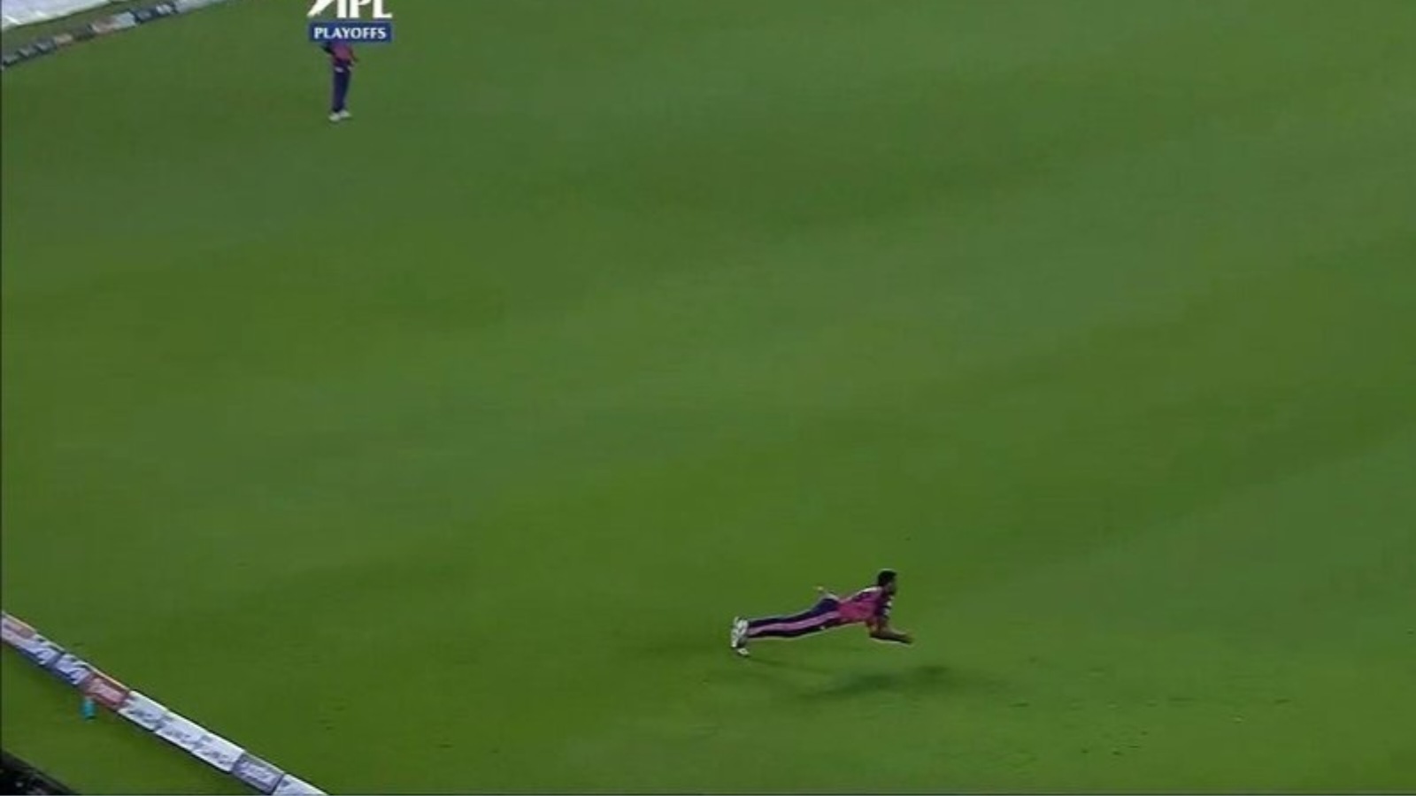 WATCH: Obed McCoy takes a spectacular low catch to dismiss Glenn Maxwell in RCB vs RR