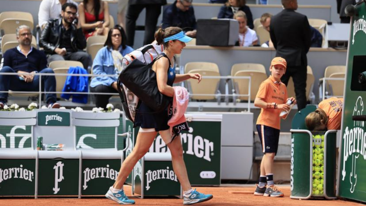 “These handful of morons are heartbreaking” Alize Cornet expresses her disappointment as she gets booed by ‘home’  crowd on center court