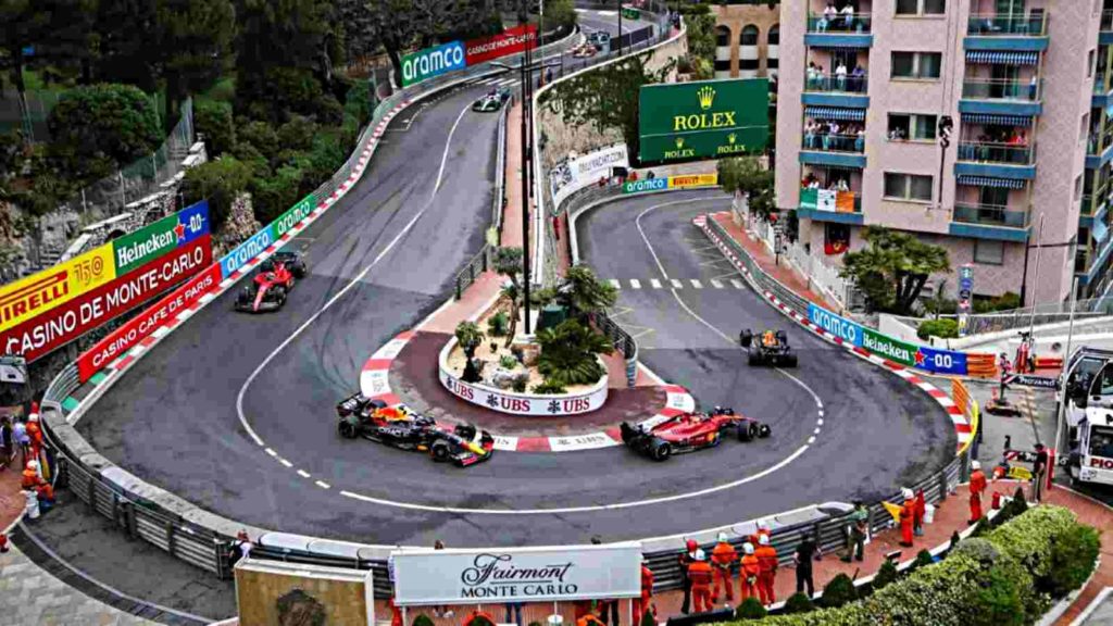 The iconic Fairmount Hairpin at the Monaco GP 