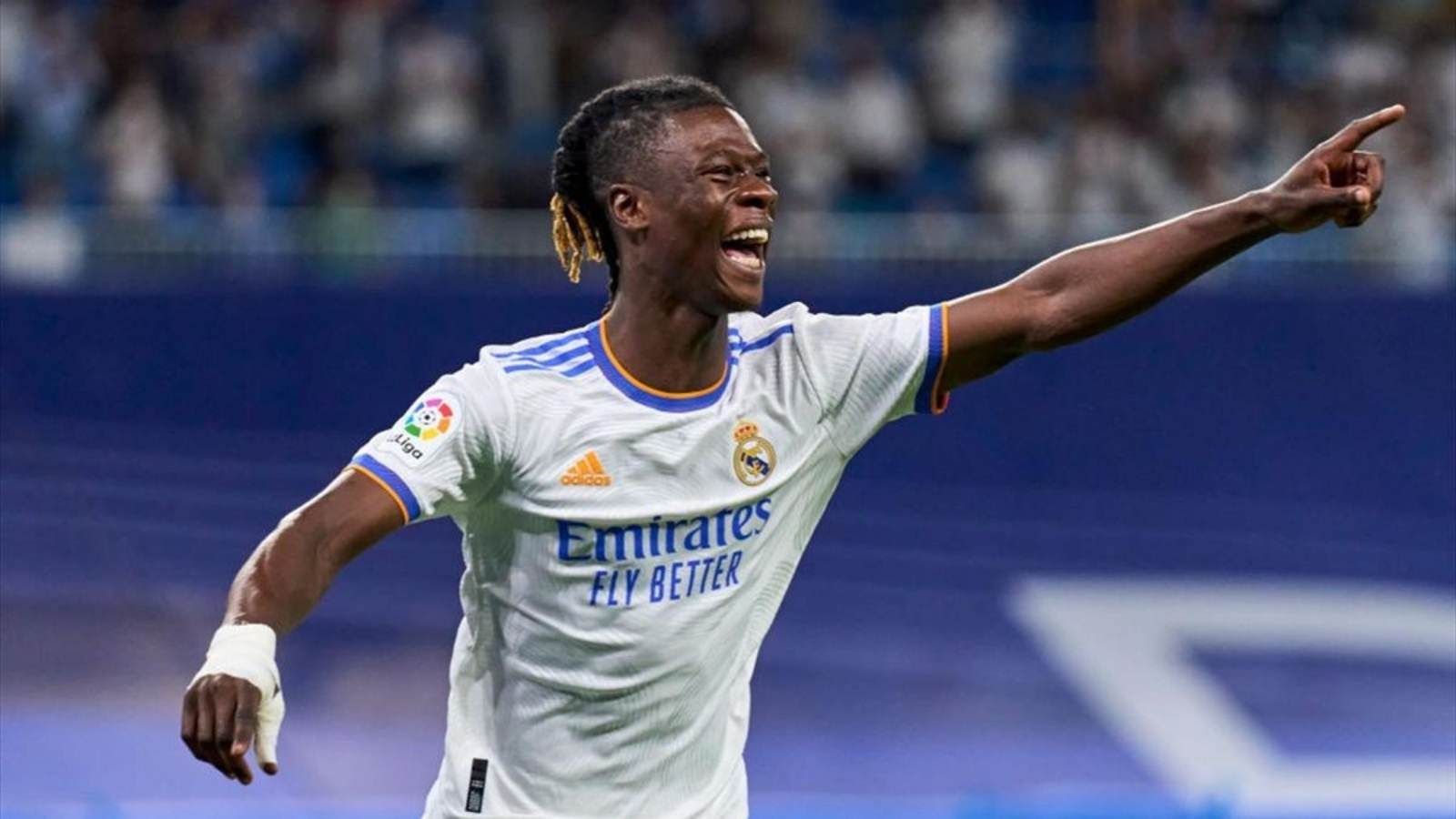 WATCH: Real Madrid’s Eduardo Camavinga gets a guard of honor from French U21 teammates after winning the Champions League