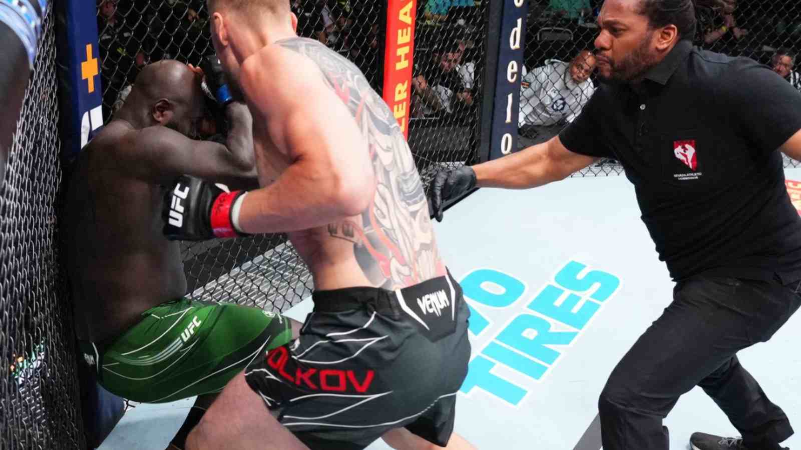 “Master of awkward stoppage”- Fans brutally troll Herb Dean for his controversial stoppage at the main event of UFC Vegas 56