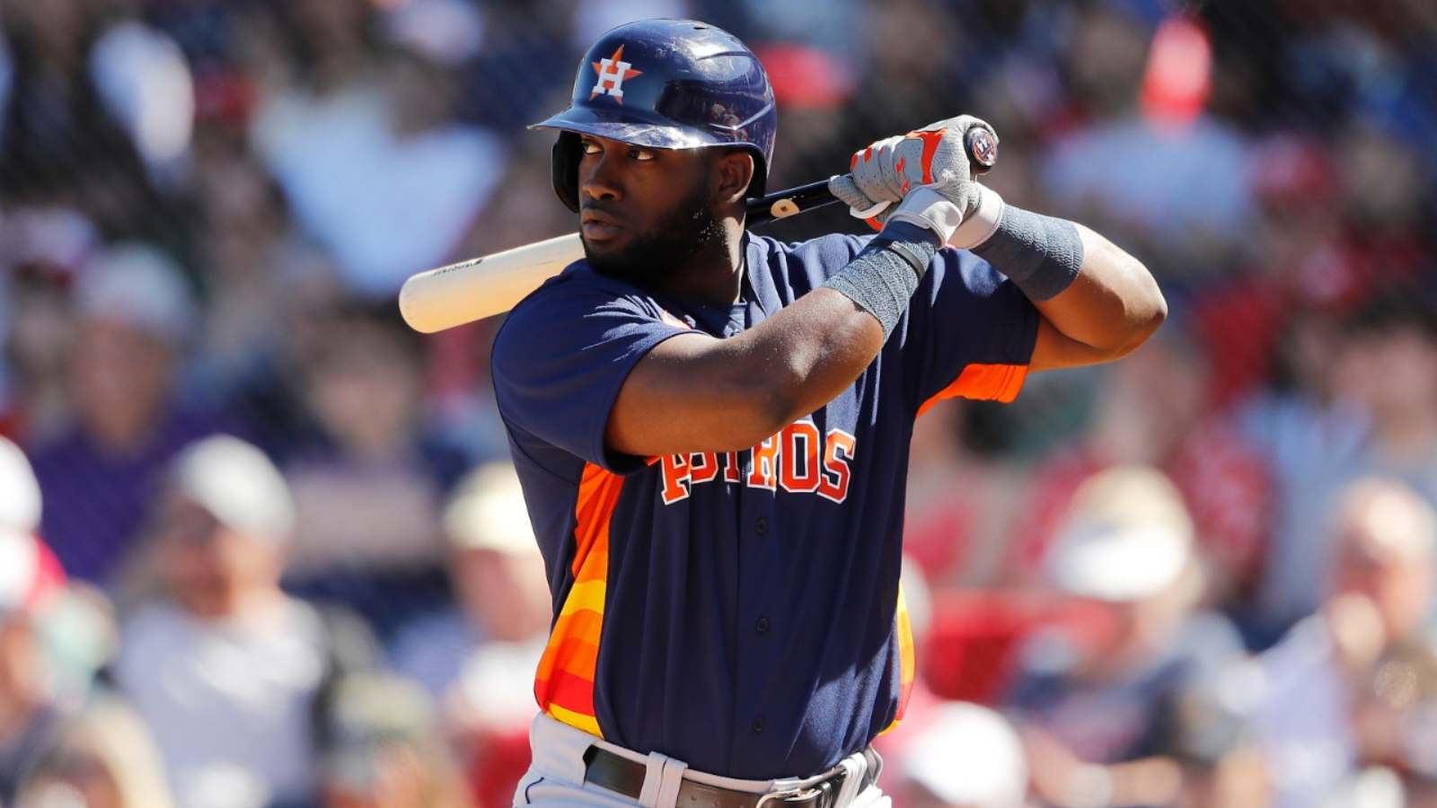 Yordan Alvarez Net Worth, Career, Endorsements, Wife, Family, and more