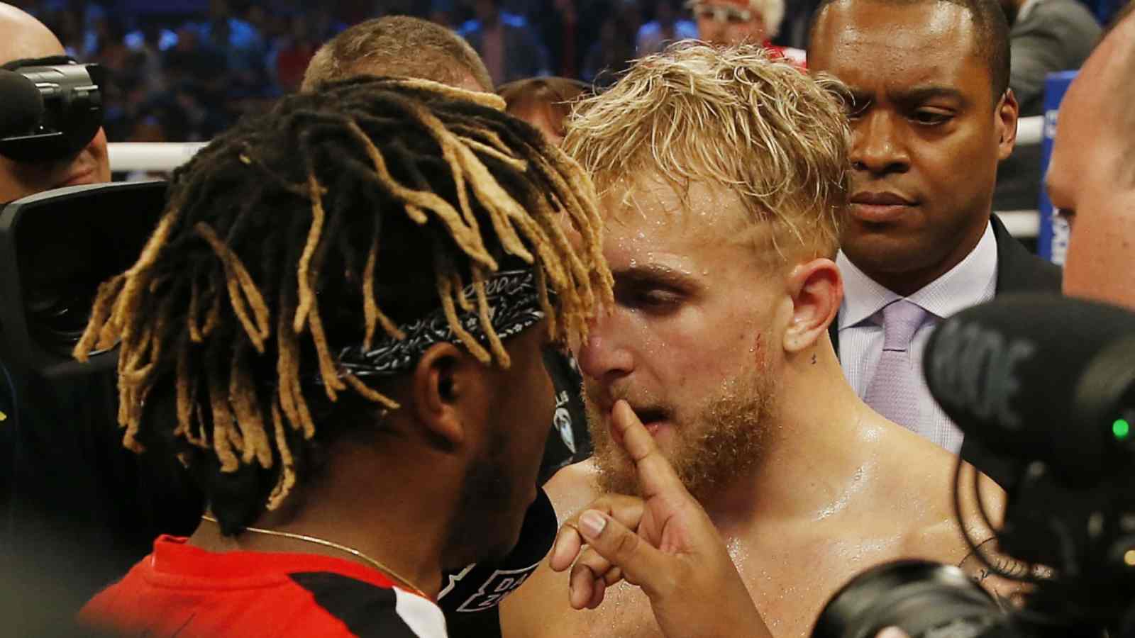 “Everything except an actual fight” -Jake Paul and KSI get into a imbecilic tussle between each other 