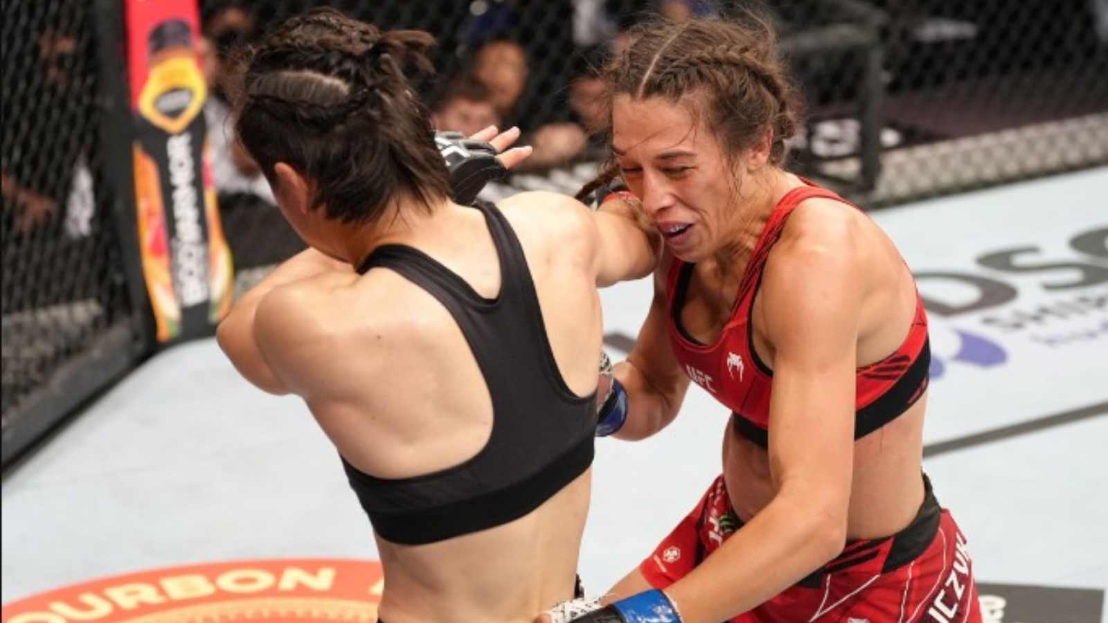 “Weili barely landed”- Fans shockingly react to Zhang Weili’s KO win over Joanna Jedrzejczyk at UFC 275