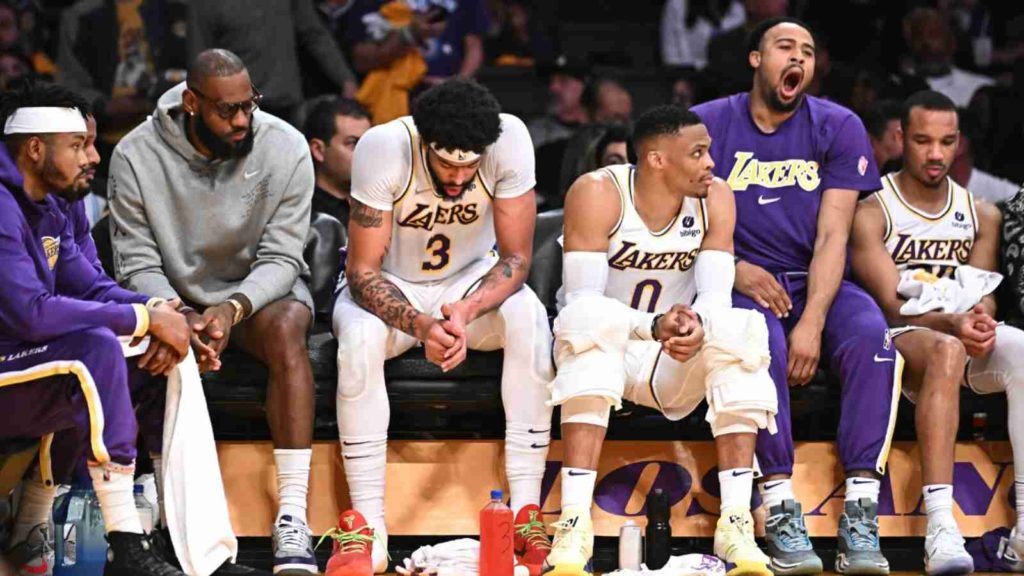 Lebron James, Anthony Davis, Russell Westbrook in the Lakers bench