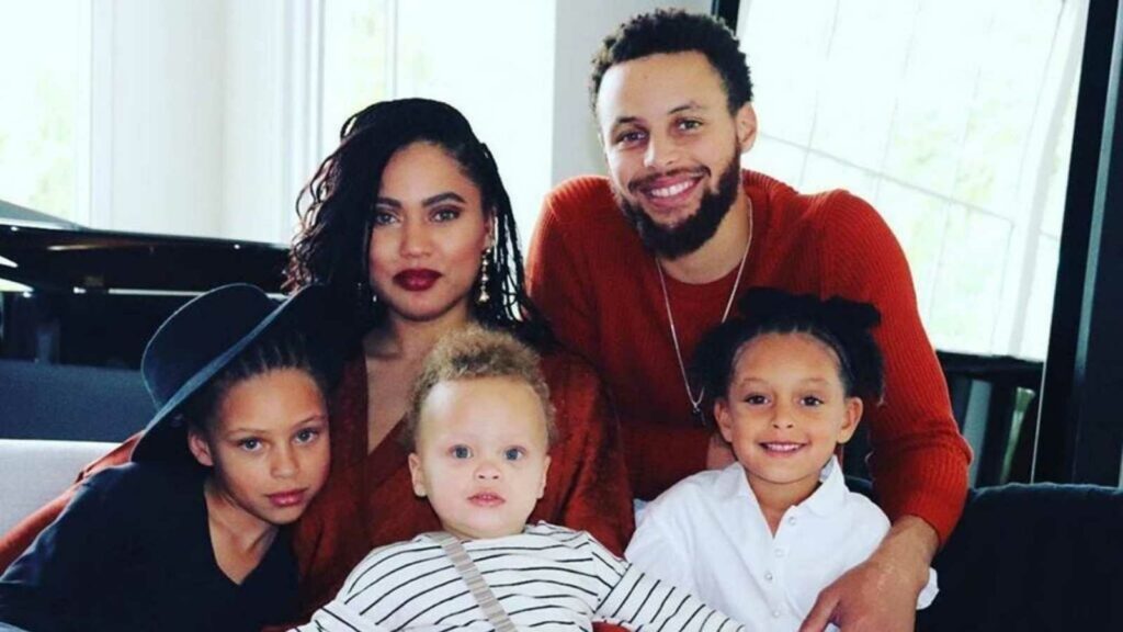 Stephen Curry - with Ayesha Curry and their three children