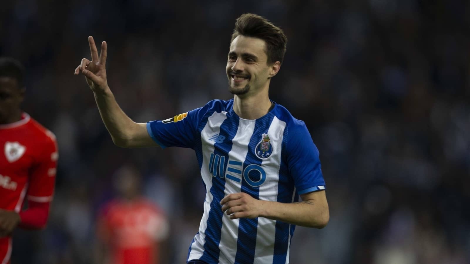 Arsenal close to sealing the signing of Porto attacking midfielder Fabio Vieira for around €40million