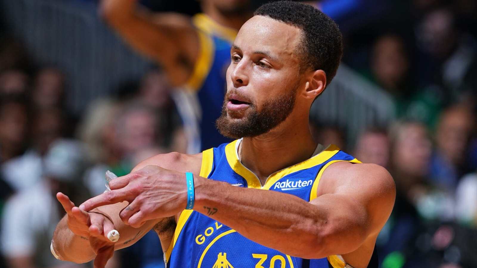 “I clearly remember how famous experts put up zero” Stephen Curry blatantly fires shots at Kendrick Perkins after 2022 Championship victory