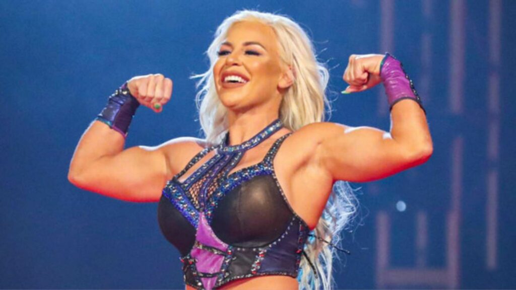 Dana Brooke posing