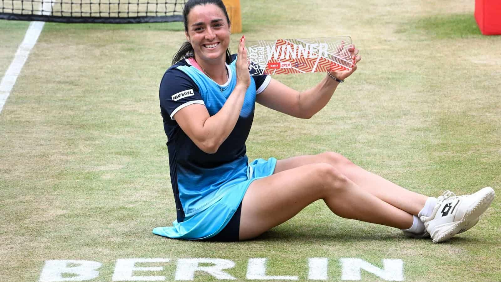 “Didn’t want to play 3-sets” Ons Jabeur wins her second title of the season as Belinda Bencic retires mid-match in Berlin