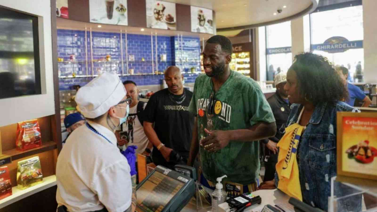 “Do you have some champion flavor?” Draymond Green gets off championship parade bus only to order ice cream