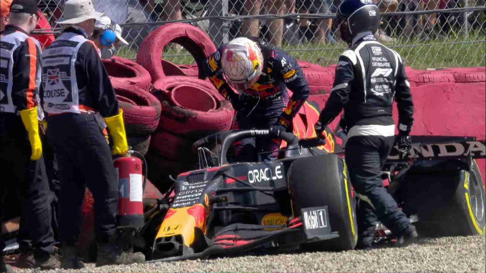 Max Verstappen allegedly sent a mocking text about Lewis Hamilton after Silverstone crash: “That guy cannot handle pressure”