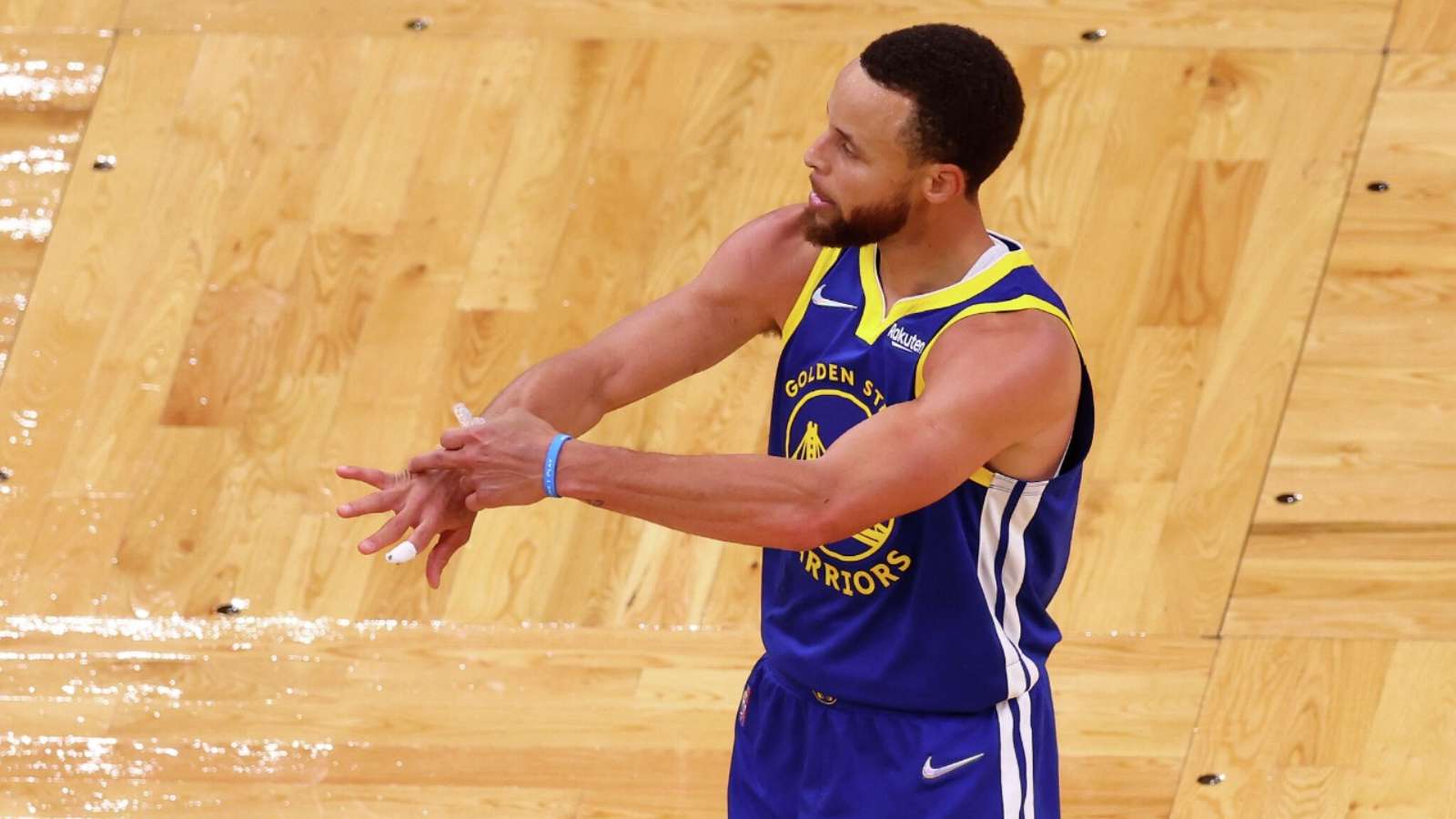 “Two motherfu**ers on the team” $60 Million Warriors legend gives an honest reality check for all those who aspire to fill into Stephen Curry’s shoes