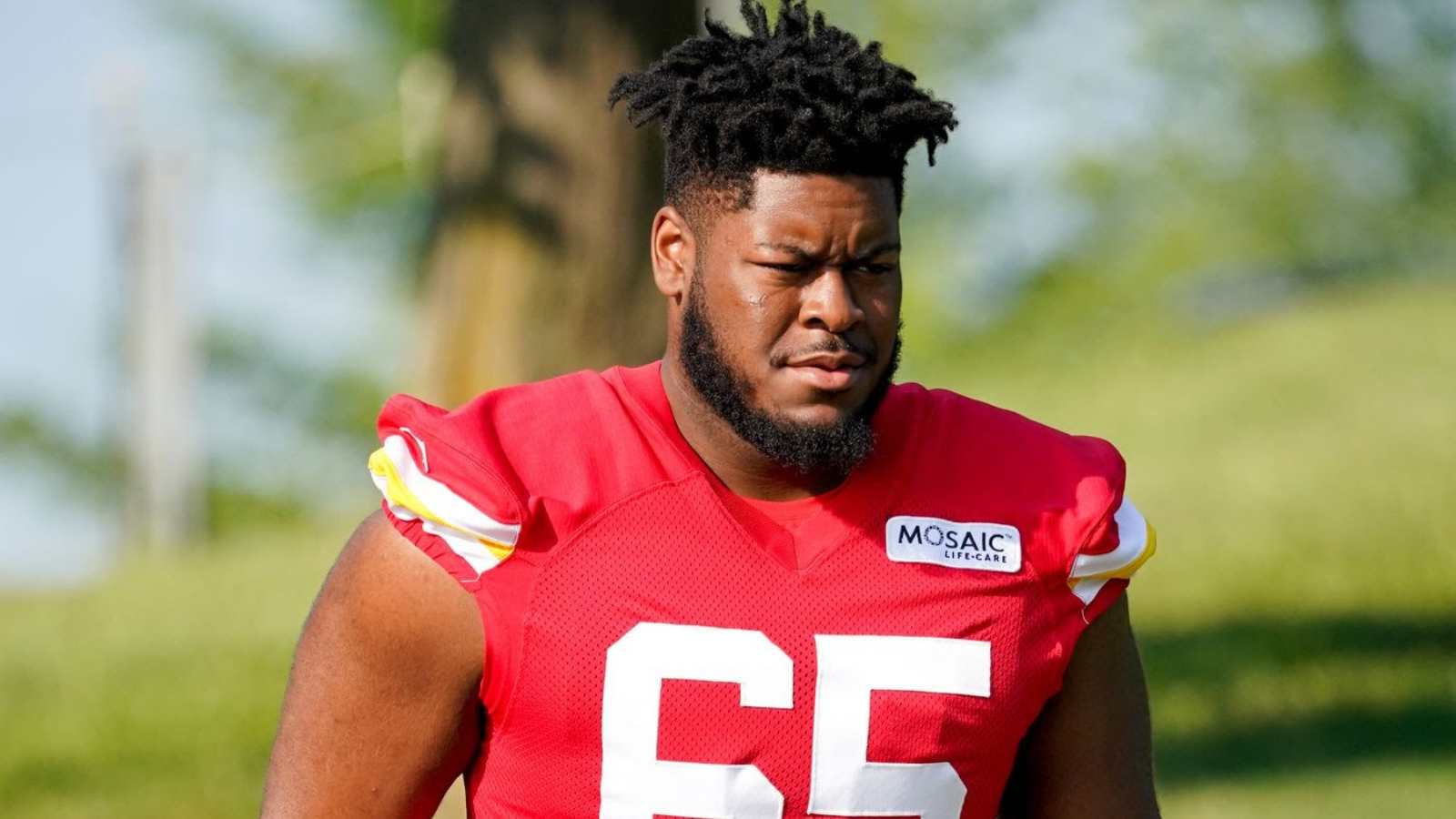 “I can’t BLAME HIM!”: Chiefs guard Trey Smith says he completely understands Tyreek Hill’s decision to join Dolphins