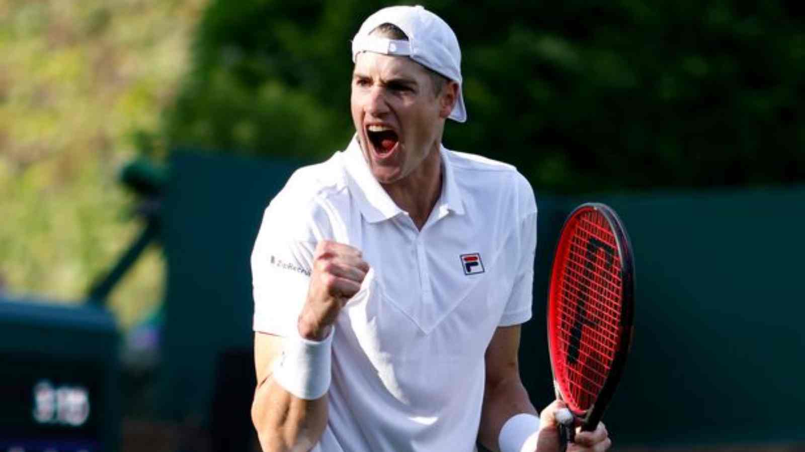 RECORD ALERT! John Isner breaks the all-time ATP aces record in his match against Jannik Sinner