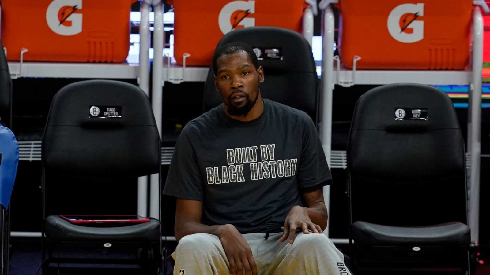 “Everyone knows he’s not winning a championship without Steph” Rival NBA GM reveals reason why Kevin Durant will not be acquired by a new team