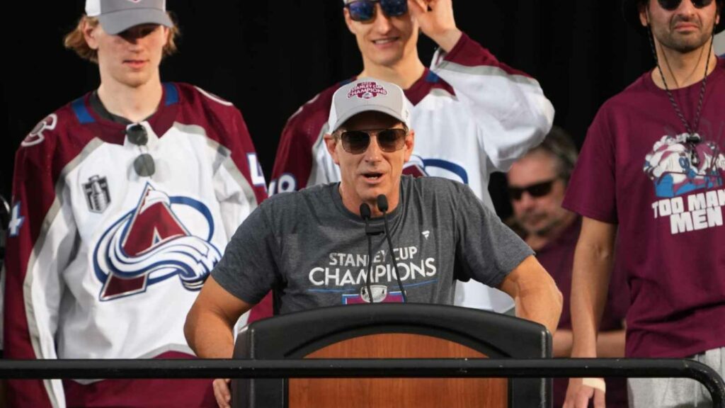 Joe Sakic awarded the Jim Gregory General Manager of the Year 