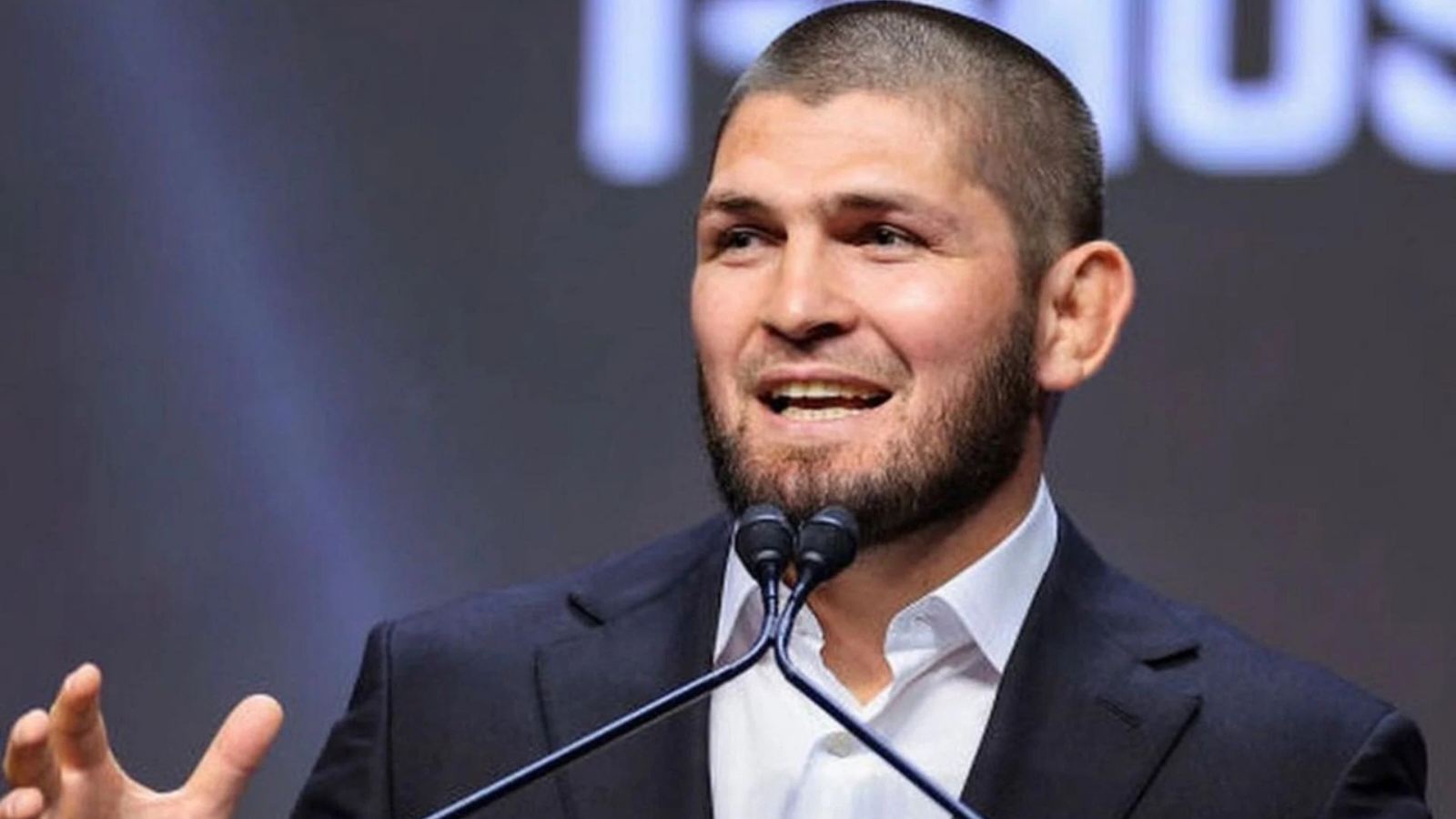 “I fly with pilots” – Khabib Nurmagomedov reveals crazy story of how he got into America