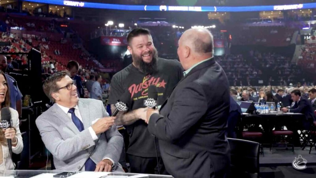 Kevin Owens surprises Bruce Boudreau at 2022 NHL Draft meet