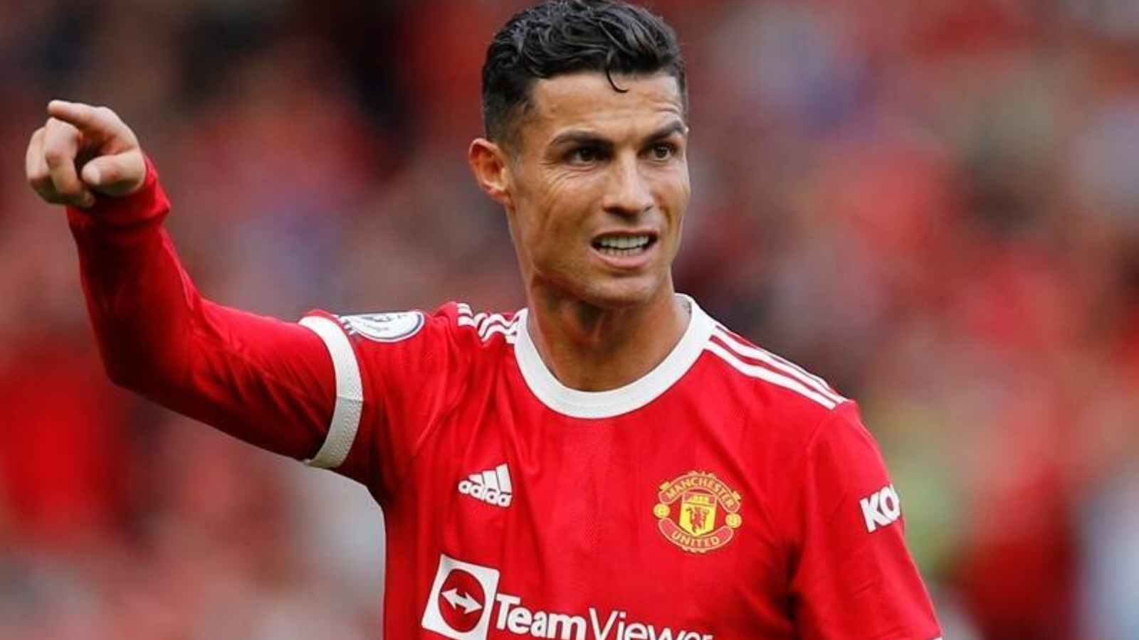 Cristiano Ronaldo took a hefty 6 figure pay-check as a bonus from Manchester United days before announcing his wish to leave: Reports