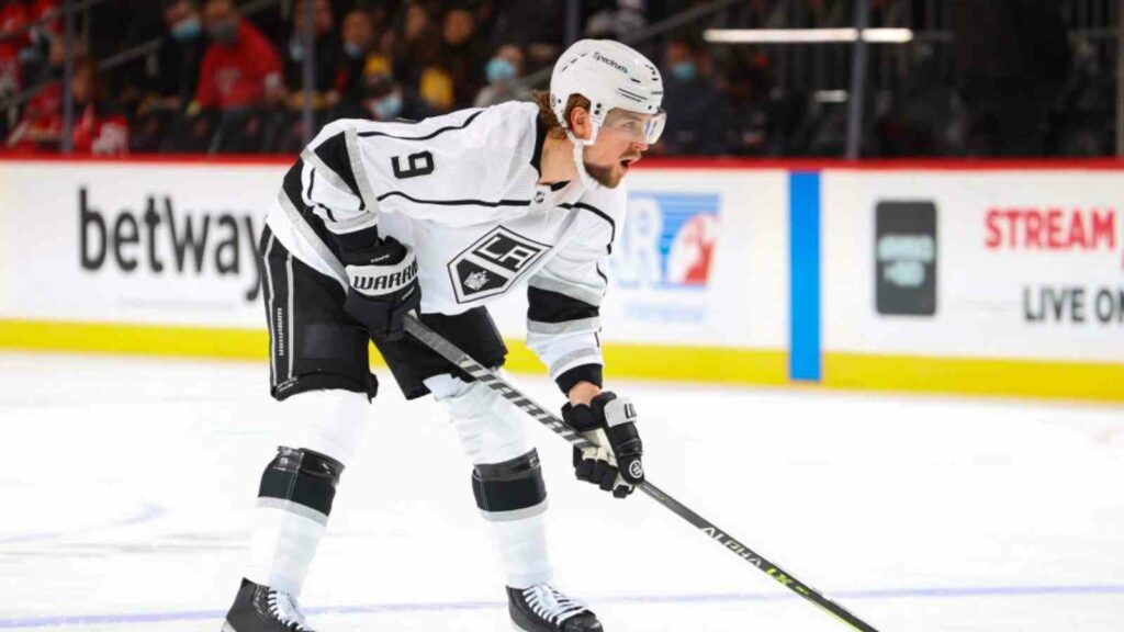 Adrian Kempe signed a four-year contract with the Los Angeles Kings