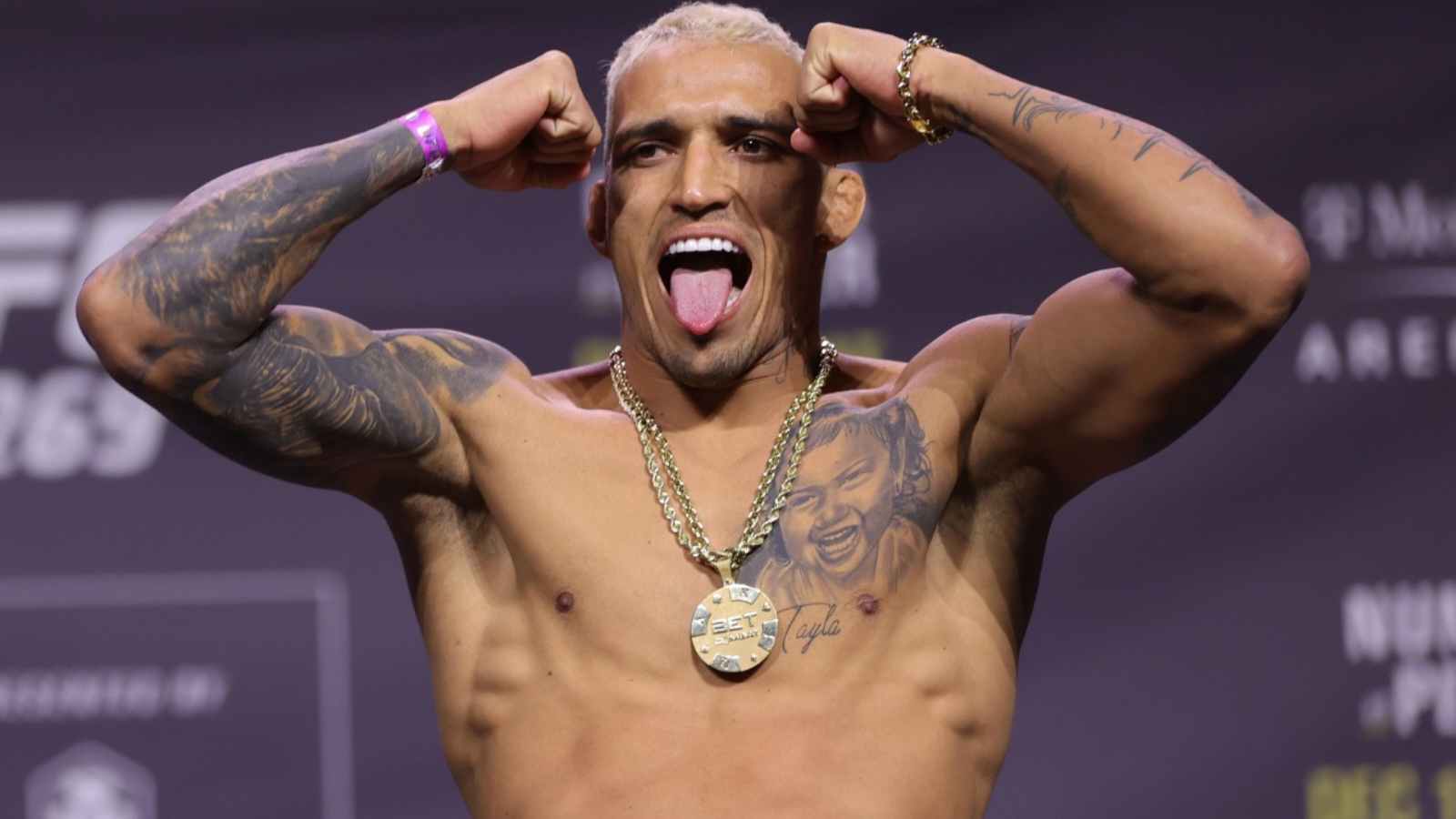 Charles Oliveira to reach a huge milestone at UFC 280