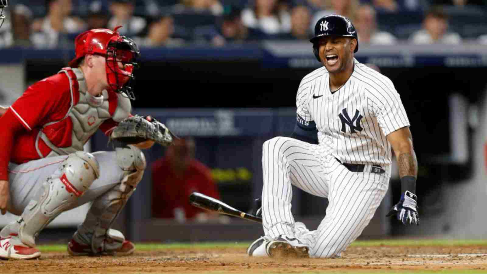 Watch: Aaron Hicks leaves the mound after enduring agony on his right shin