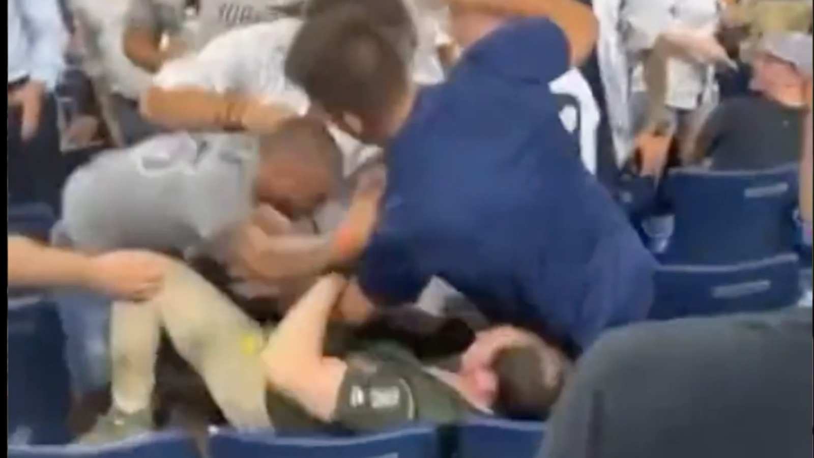 “Worst fan base in MLB history”: MLB Fans blast Yankees fans after seen ‘encouraging’ slaps and punches to the VICTIM