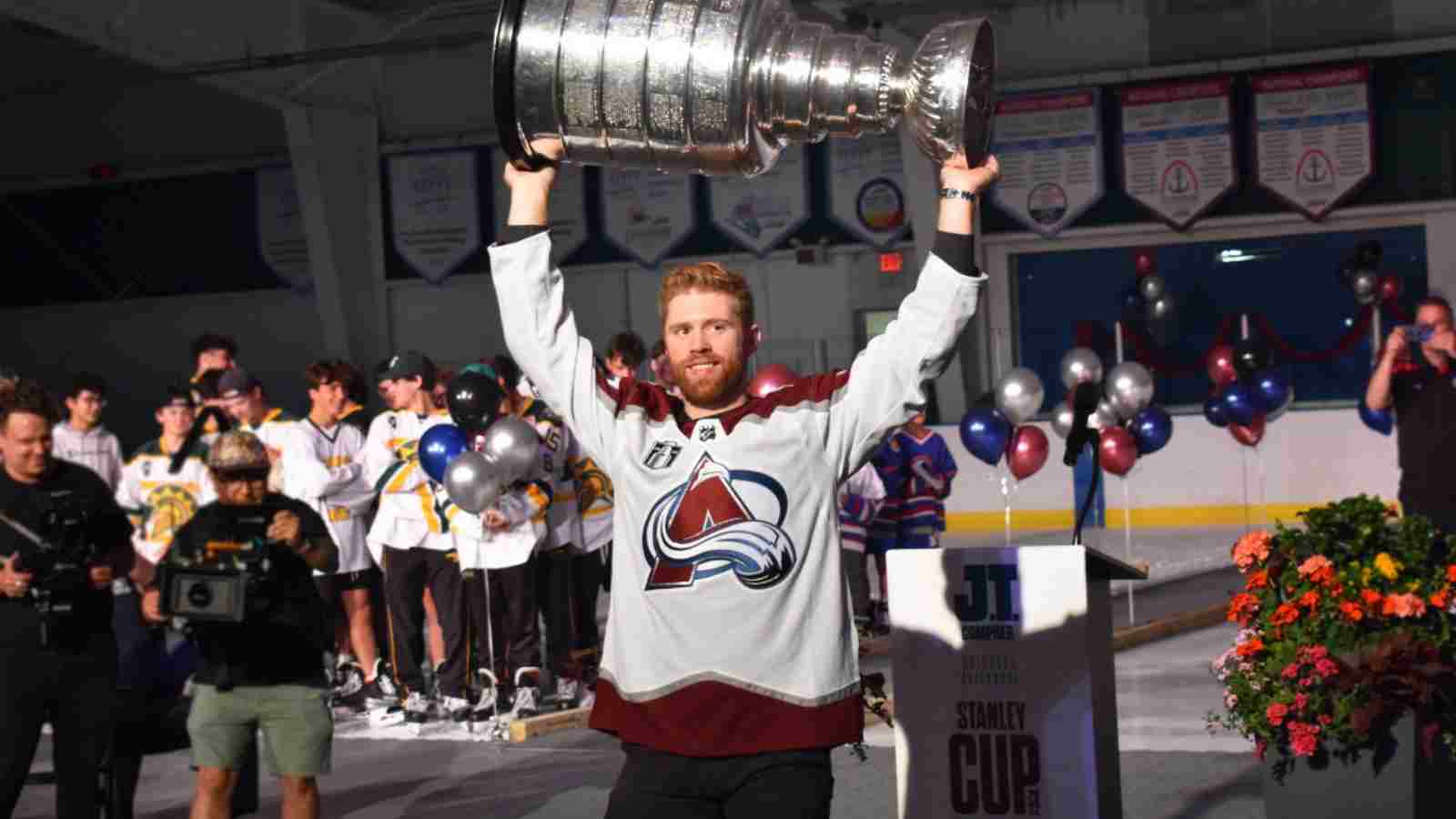 “It’s super special” – J. T. Compher celebrates Stanley Cup victory at hometown arena in Illinois