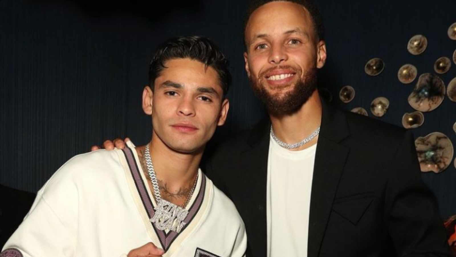 “I look up to you in so many ways” $10 Million boxing sensation sends heartfelt message to Stephen Curry